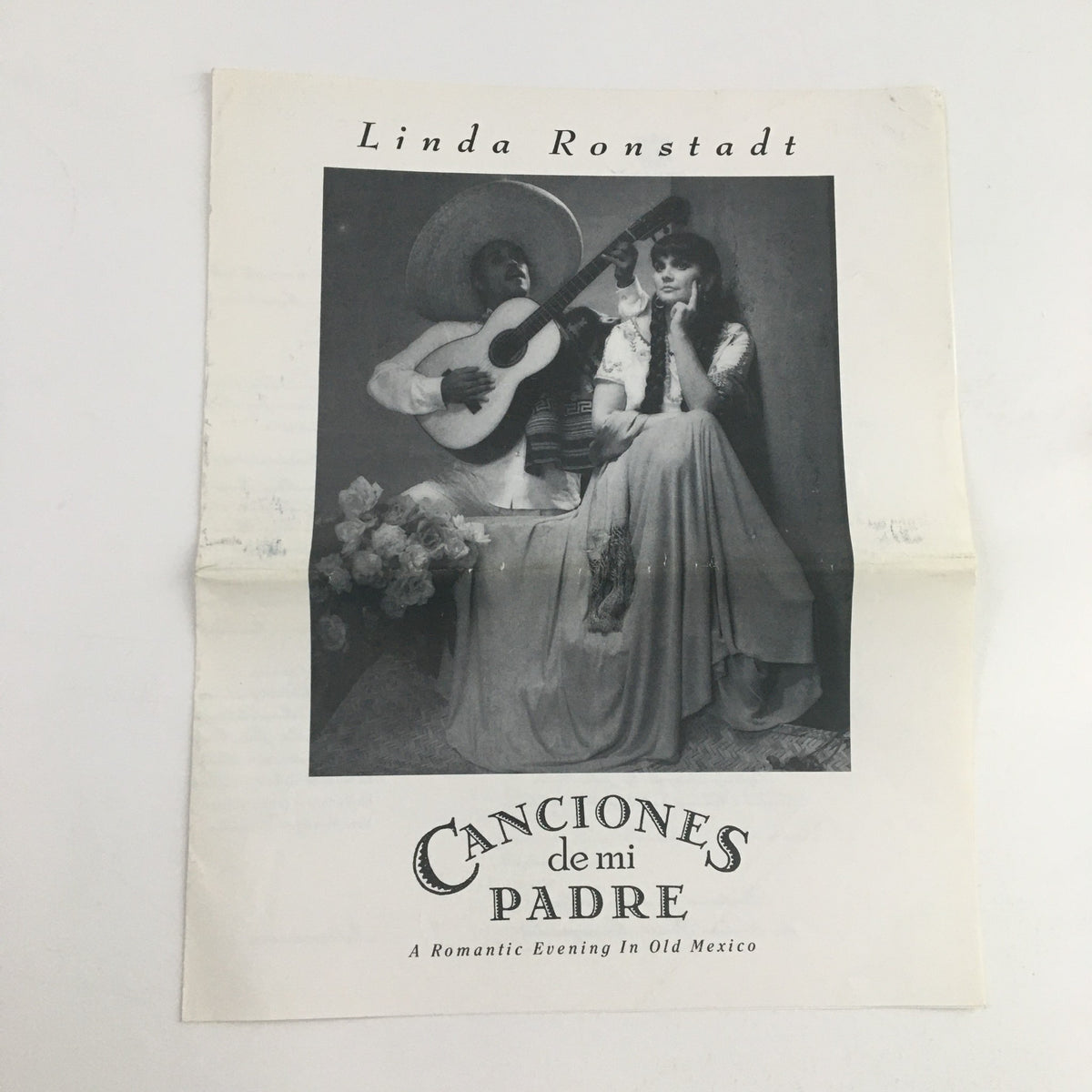 1987 Linda Ronstadt Present Canciones de mi Padre magazine cover featuring Linda Ronstadt and a musician with a guitar, showcasing a romantic evening in Mexico.
