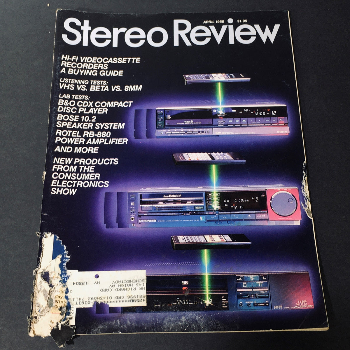 Cover of the Vintage Stereo Review Magazine April 1986 featuring a guide to Hi-Fi videocassette recorders, showcasing various models like VHS and Beta, with details about electronics tests and new products.