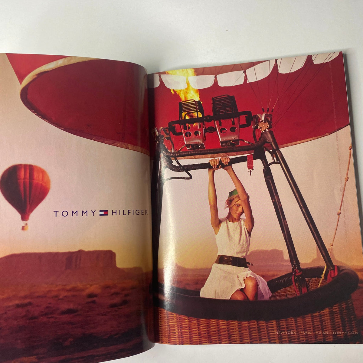 Vogue Magazine February 2007 Renée Zellweger Cover featuring a Tommy Hilfiger advertisement with a woman in a hot air balloon, showcasing a stylish fashion moment.