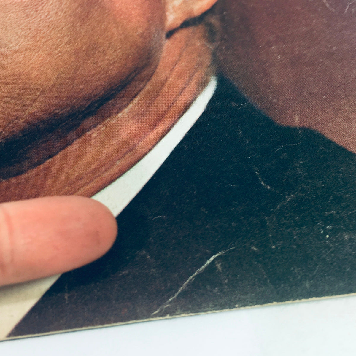 Close-up shot of a collar from the VTG The Saturday Evening Post August 14 1965, showcasing the magazine’s detailed artwork and nostalgic design.