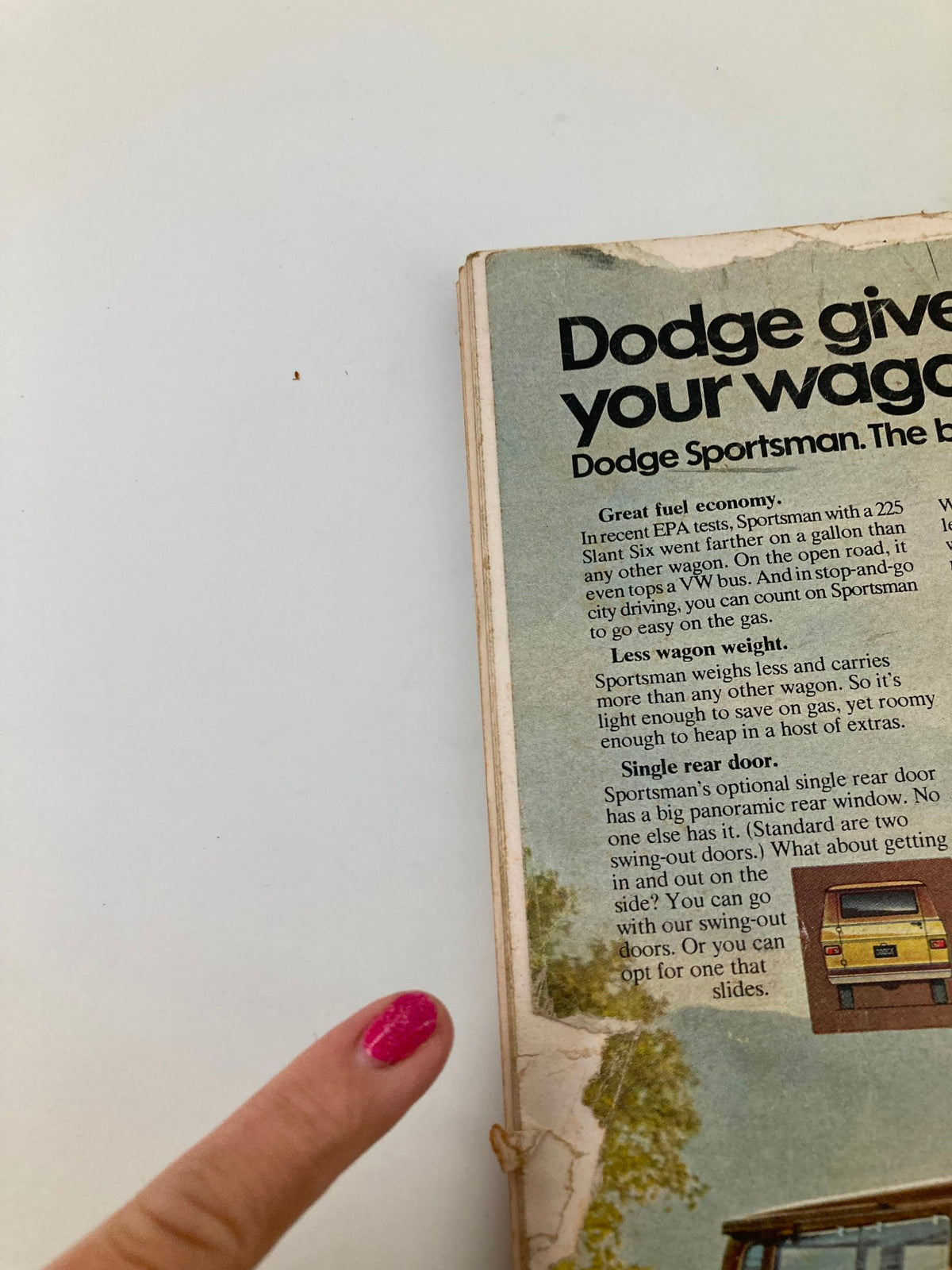 Back cover detail of the May 1975 Southern Living Magazine, focusing on an advertisement for the Dodge Sportsman with a description of its features.