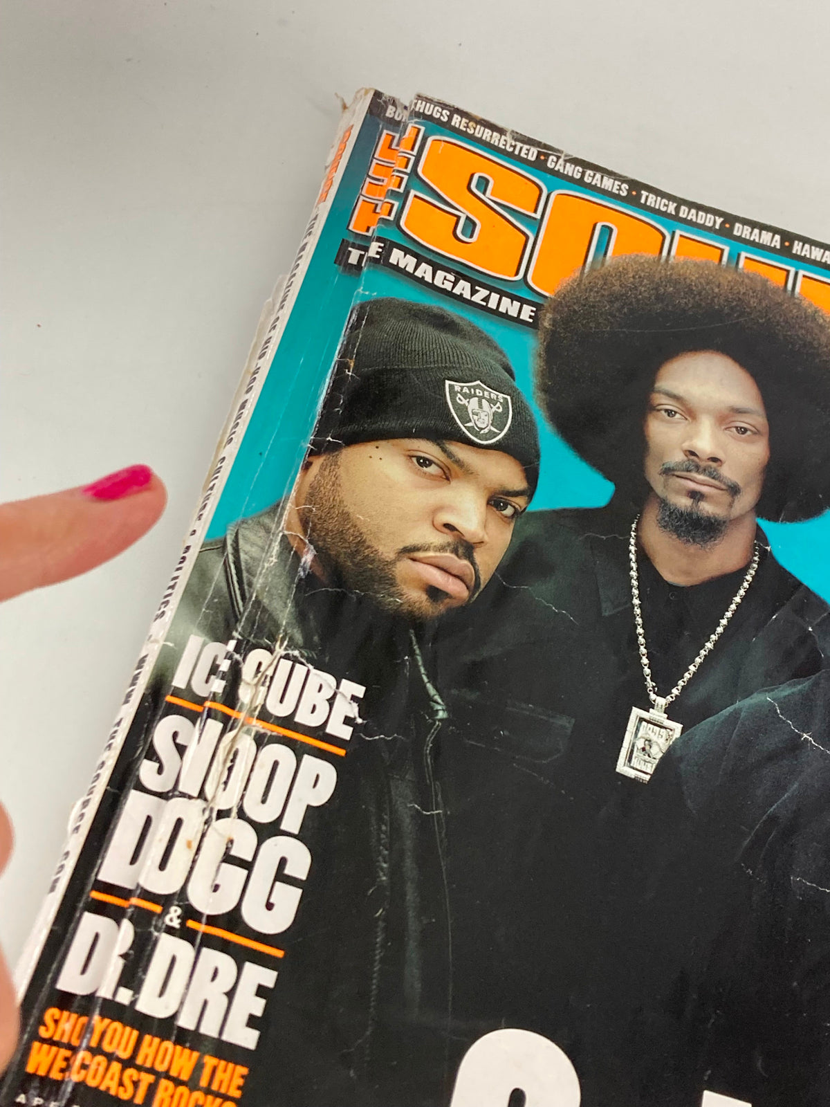 Cover of The Source Magazine April 2000 featuring Ice Cube and Snoop Dogg, highlighting iconic hip-hop culture.