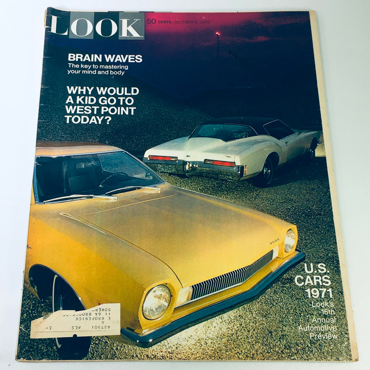 VTG Look Magazine October 6 1970 cover featuring articles on Brain Waves and U.S. Cars 1971 Annual Preview, showcasing a yellow car and a white car against a nighttime background.
