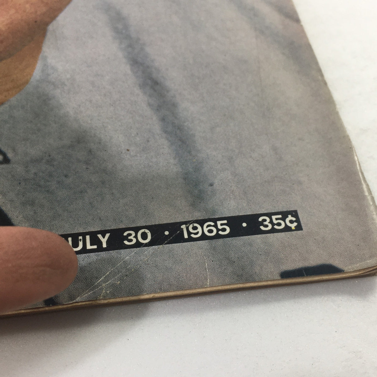 Image capturing the publication date of VTG Life Magazine July 10 1965, featuring prominent sports icon Mickey Mantle.