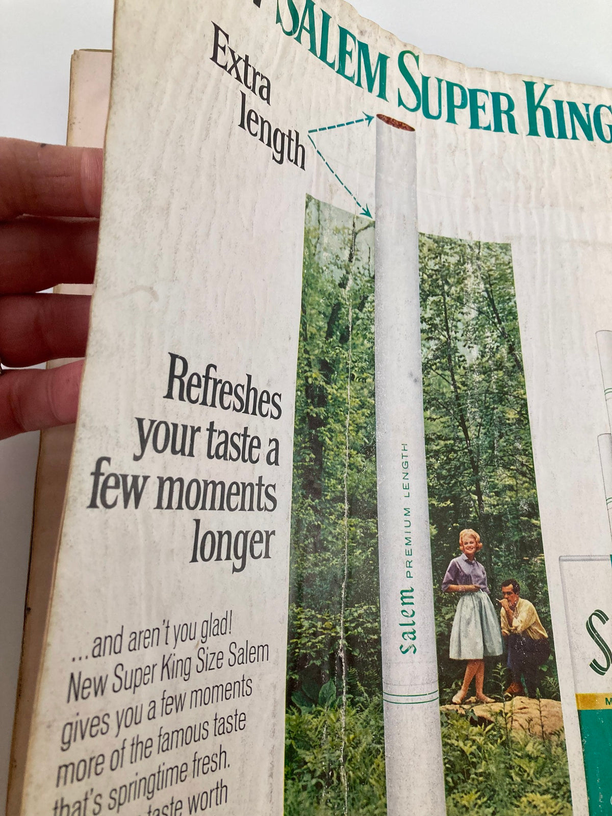 Close-up of an advertisement from the VTG Better Homes and Gardens Magazine October 1967, featuring Salem Super King cigarettes with a focus on 'Extra length' and refreshing taste.