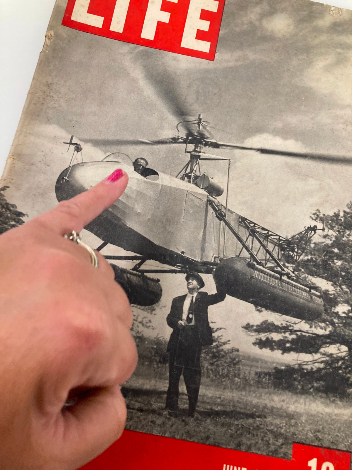 Cover of VTG Life Magazine June 21, 1943 featuring Sikorsky Aircraft Helicopter with a person pointing at it.