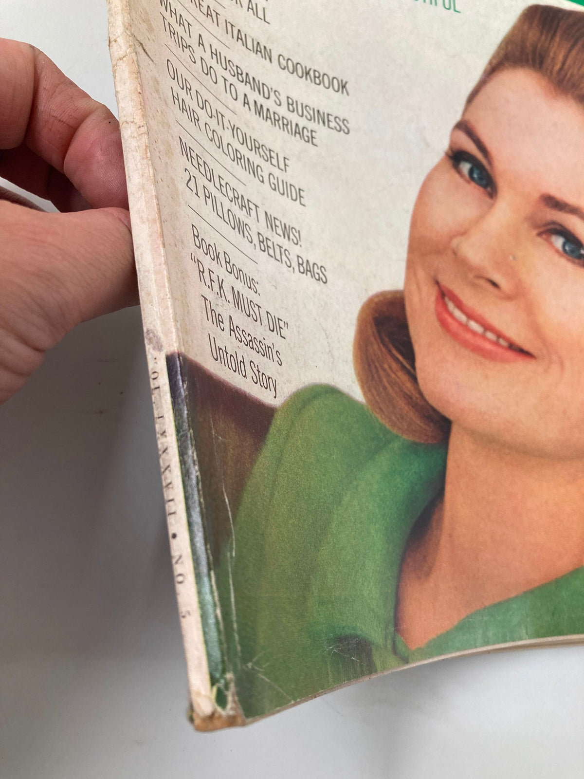 Side view of the Ladies' Home Journal Magazine May 1970 showcasing the detailed teasers for articles including tips on beauty and marriage.