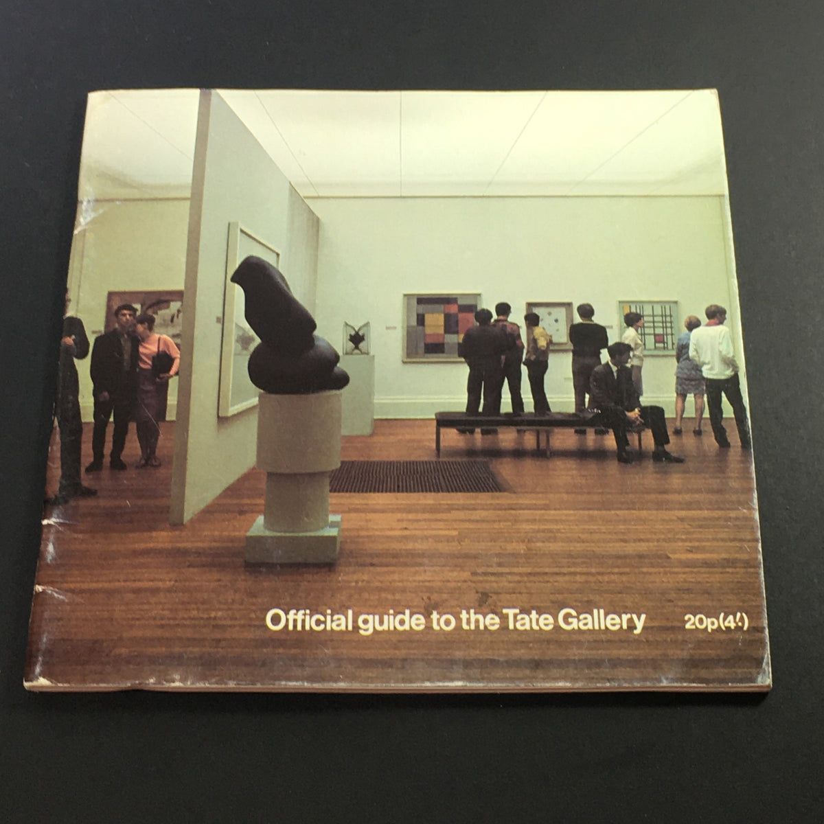 Cover of the VTG 1970 Official Guide to the Tate Gallery, London featuring a sculpture and visitors in the gallery.