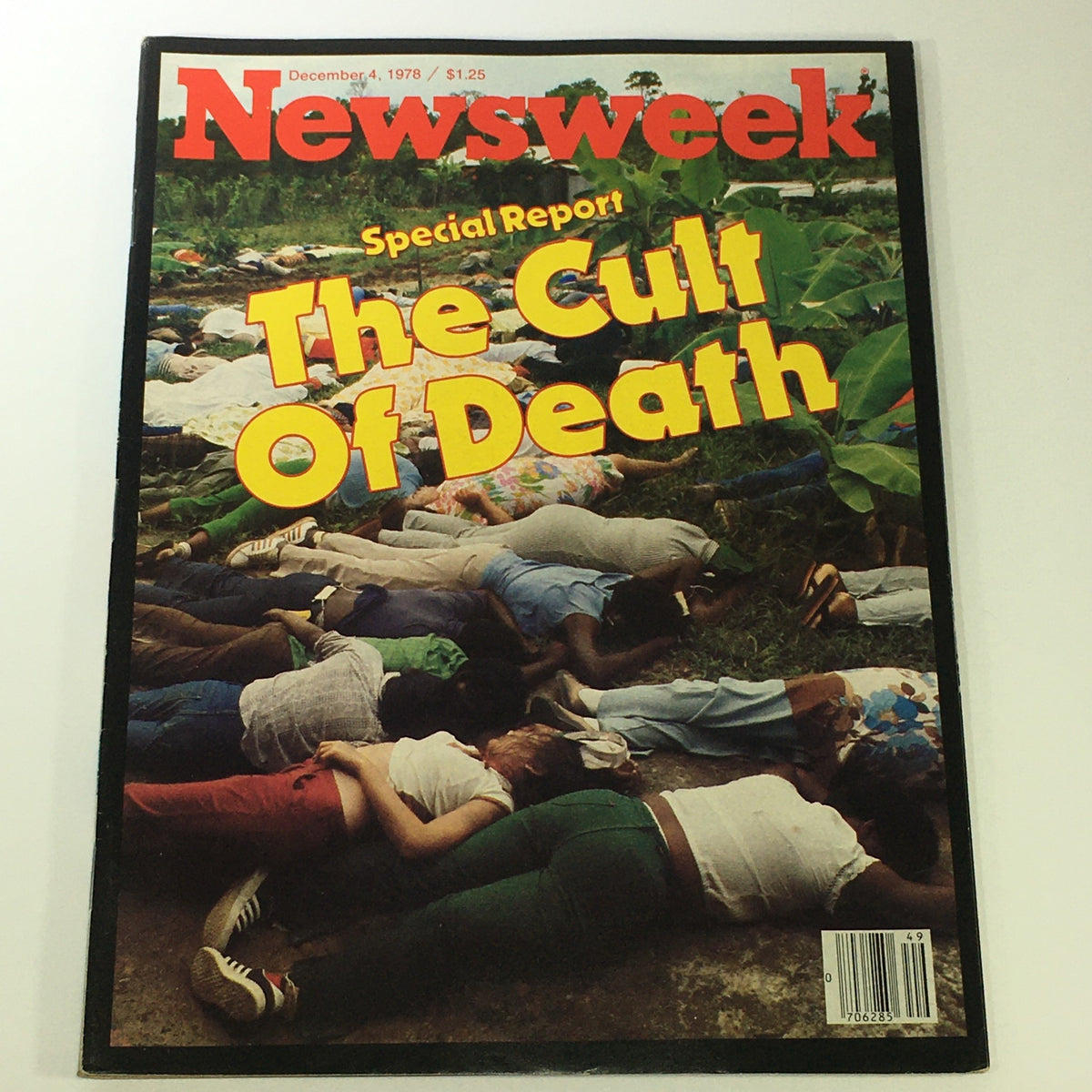 VTG Newsweek Magazine from December 4, 1978, featuring the special report 'The Cult of Death,' showcasing an image depicting a significant historical event.