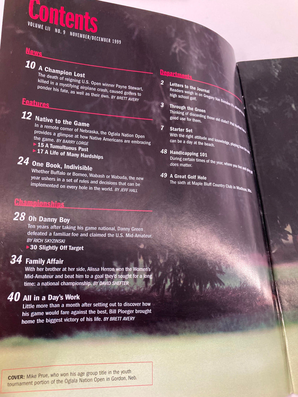 Table of contents from Golf Journal Magazine November 1999, highlighting features such as the coverage of youth tournaments and notable golf players including Mike Prue.