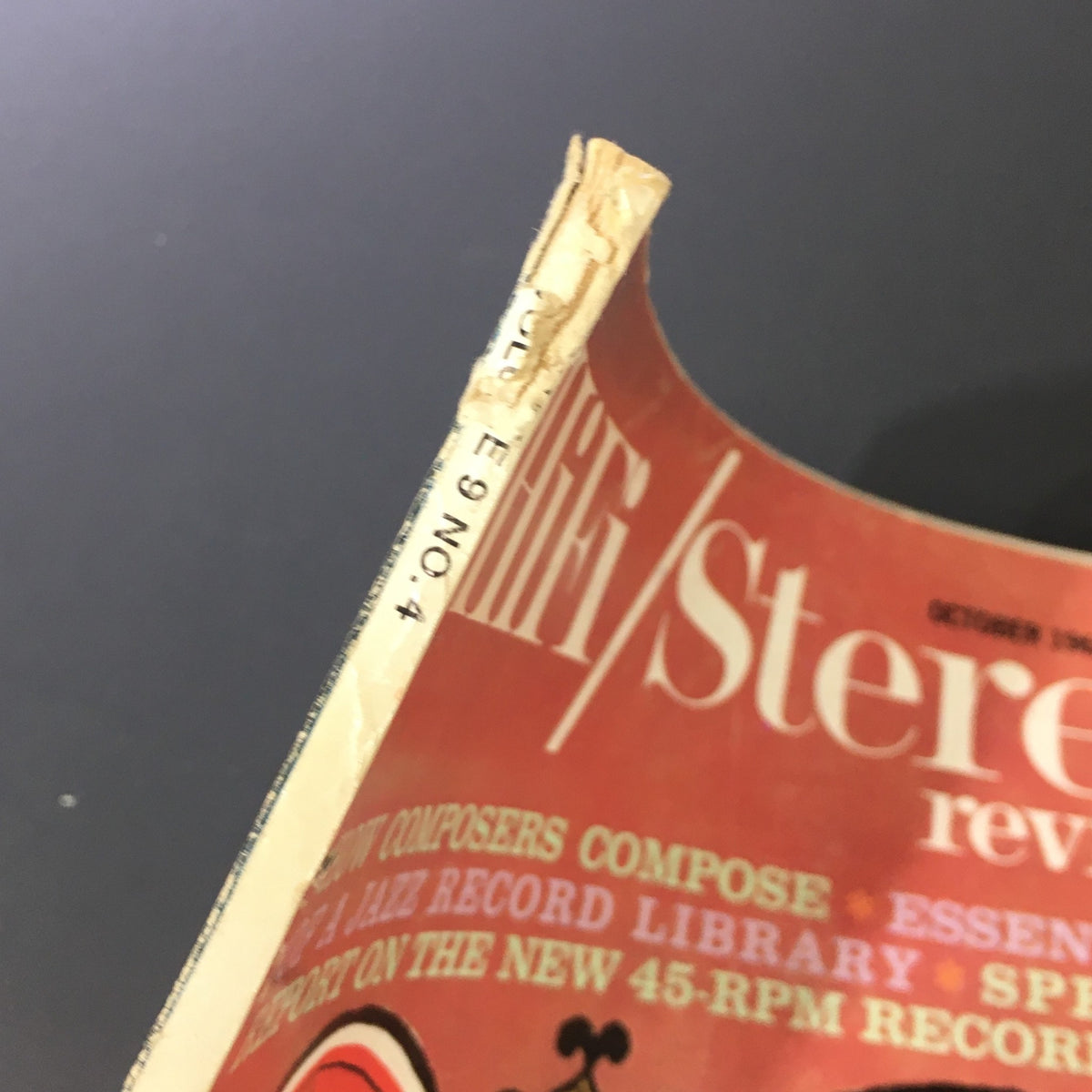 Spine view of VTG HiFi Stereo Review Magazine October 1962 showing minor wear and the volume details.