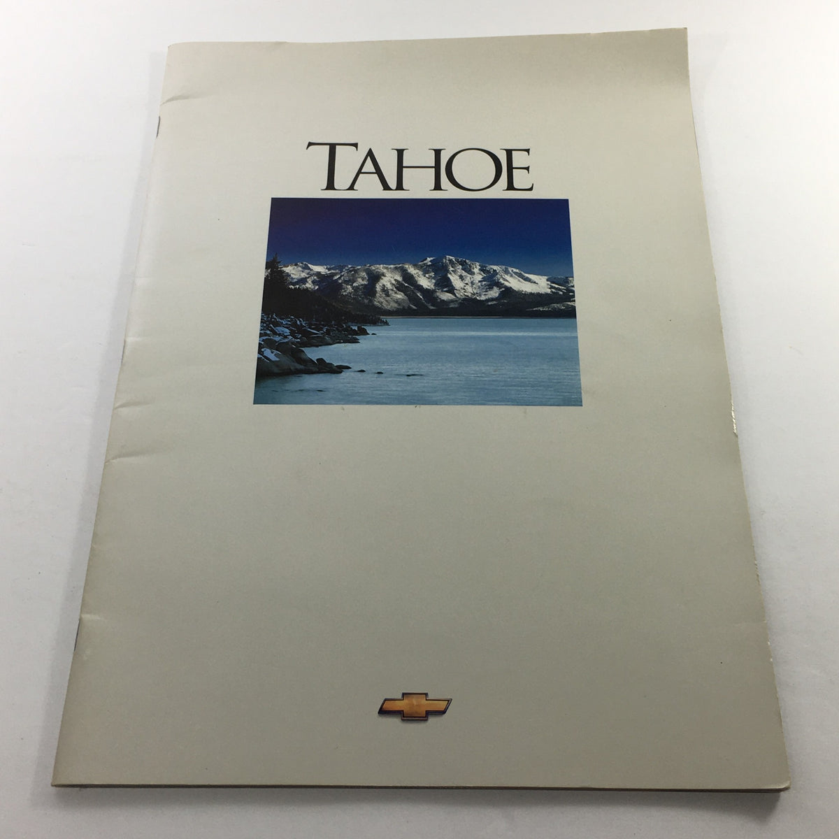 1995 Chevrolet Tahoe Dealership Car Auto Brochure Catalog cover featuring a scenic view of snowy mountains and a lake.
