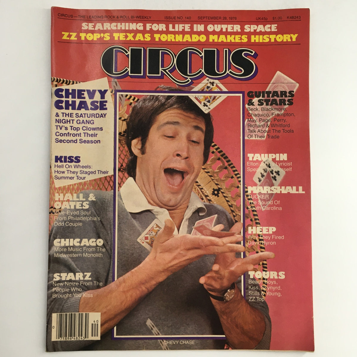 Cover of Circus Magazine September 28 1976 featuring Chevy Chase along with Hall & Oates. Includes vibrant graphics and highlights popular music and entertainment from the '70s.