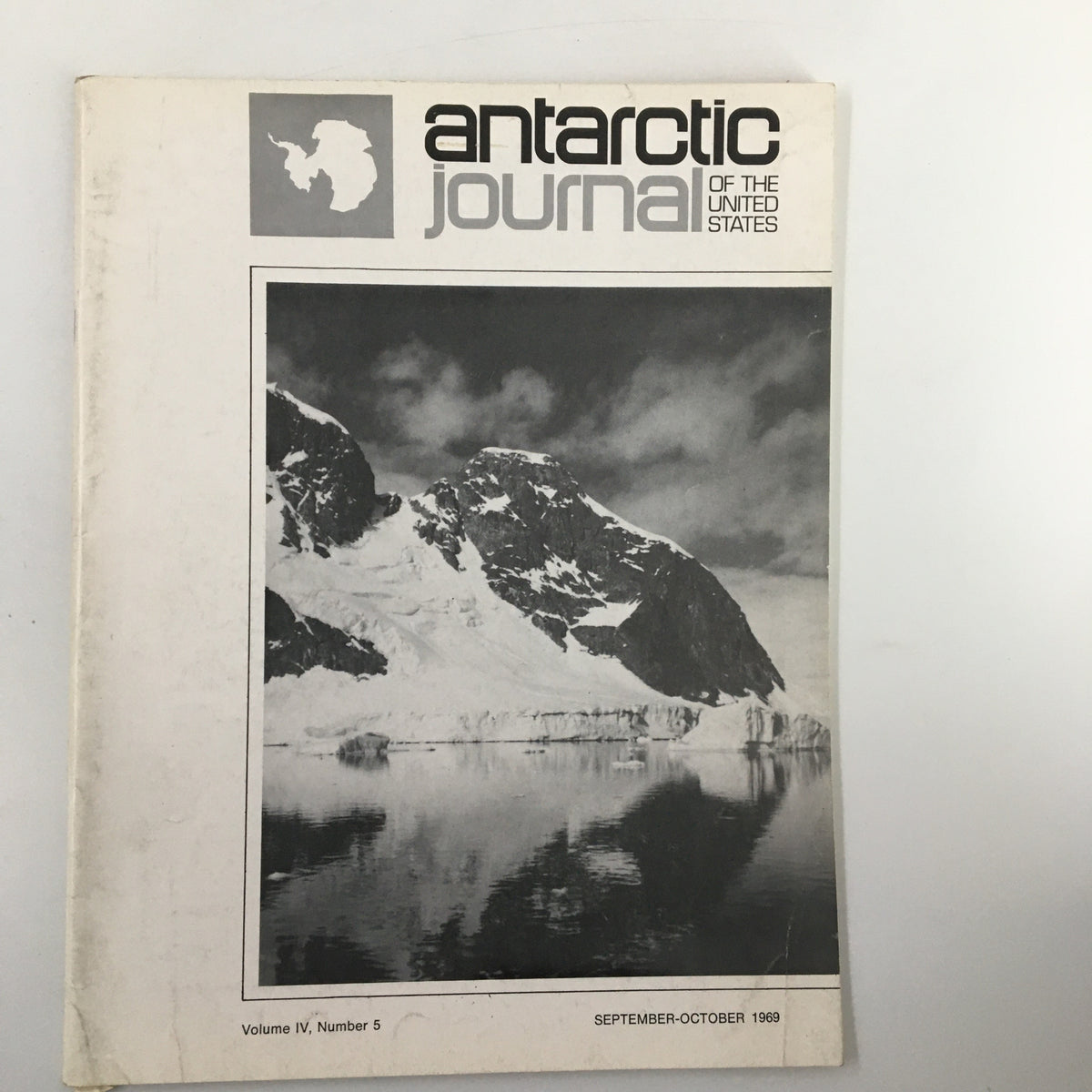 Cover of the 'VTG Antarctic Journal of The United States September 1969 Antarctic Paleobiology', featuring a black and white photograph of a snowy mountain landscape.