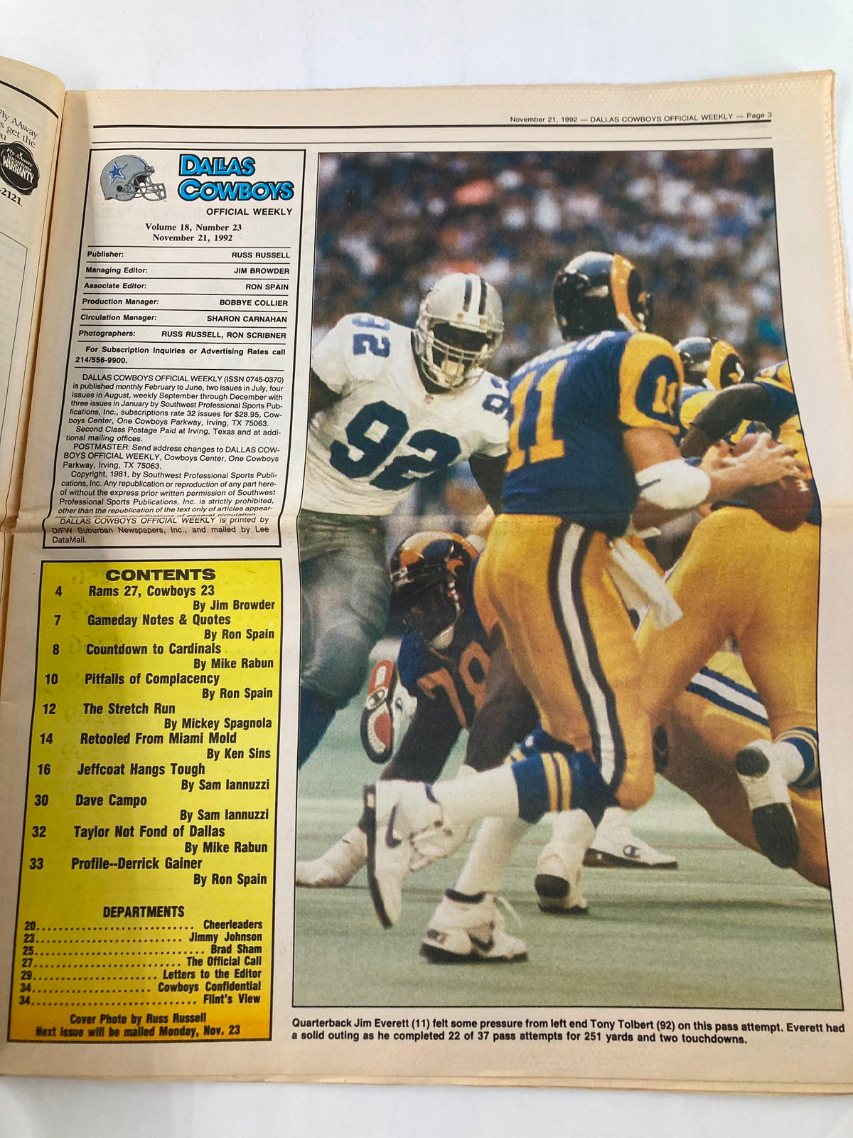 Inside spread of Dallas Cowboys Weekly Newspaper November 21 1992 displaying the content page with articles about players Jim Everett and Tony Tolbert. Highlights the managing team and statistics from the game.