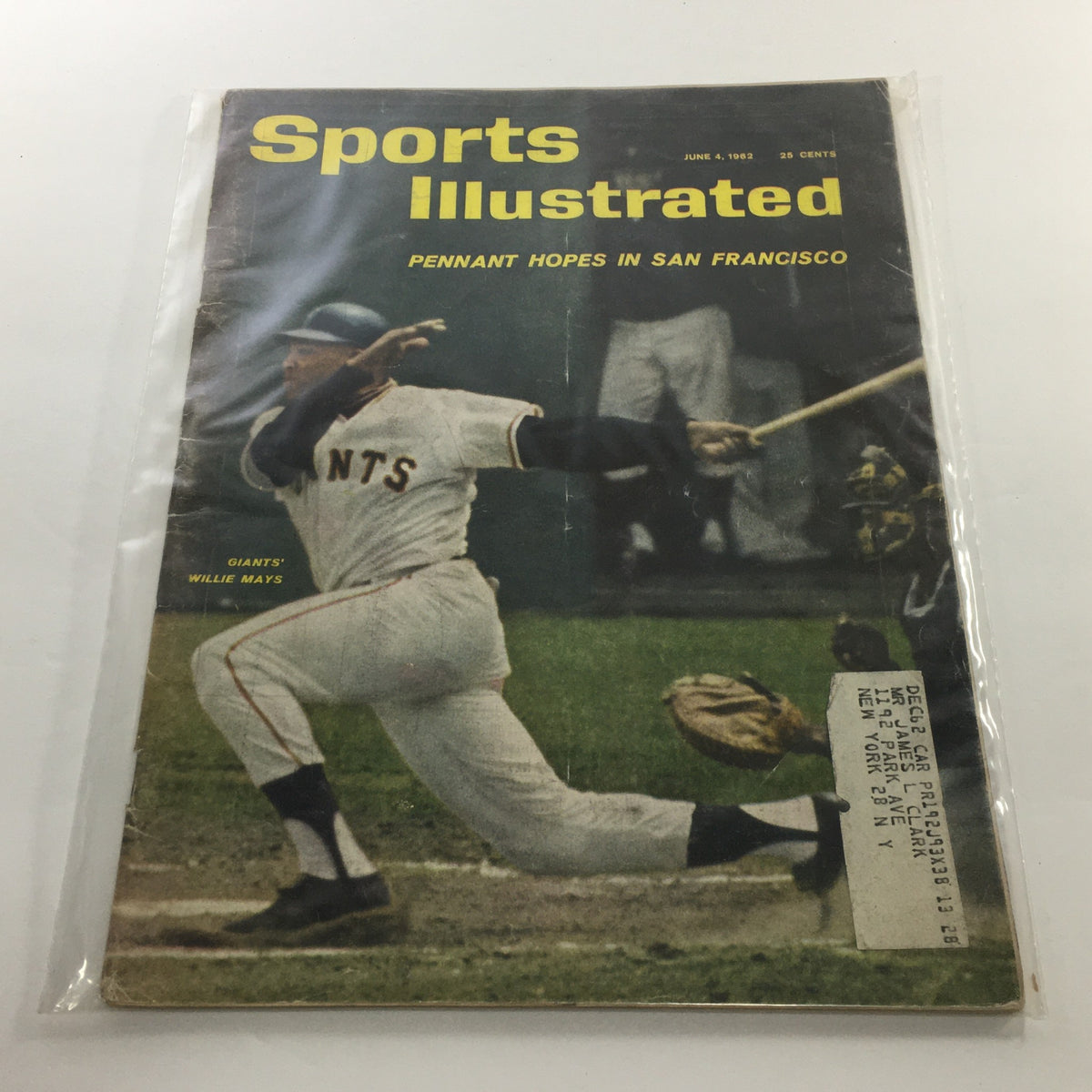 Cover of Sports Illustrated dated June 4, 1962, featuring the headline 'Pennant Hopes in San Francisco' and showcasing Giants' Willie Mays in action.