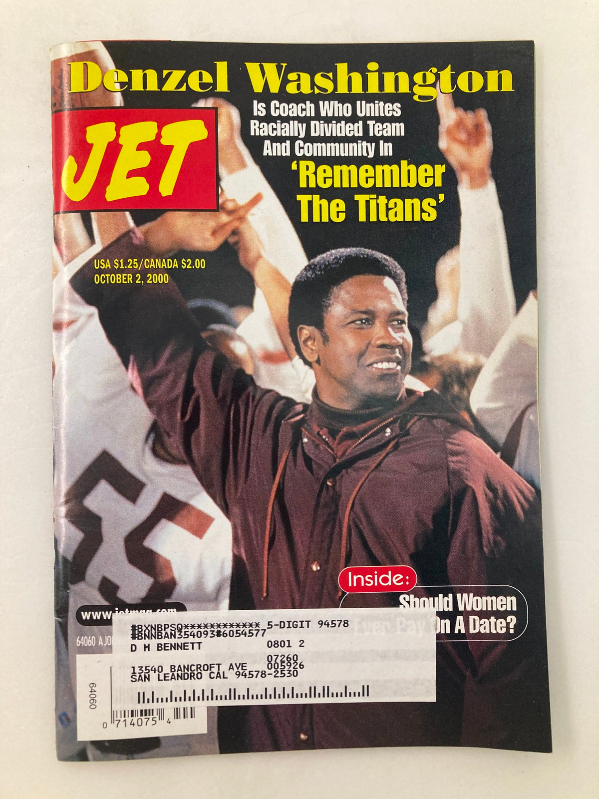 Cover of Jet Magazine October 2 2000 Vol 98 #17 featuring Denzel Washington, highlighting his role in 'Remember The Titans'. The magazine displays a photo of Washington on the field with the text 'JET' and a price label at the bottom.