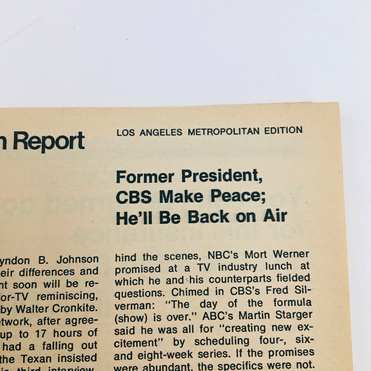 Text content from the TV Guide dated November 6, 1971, mentioning 'Former President, CBS Make Peace' in the Los Angeles Metropolitan Edition.