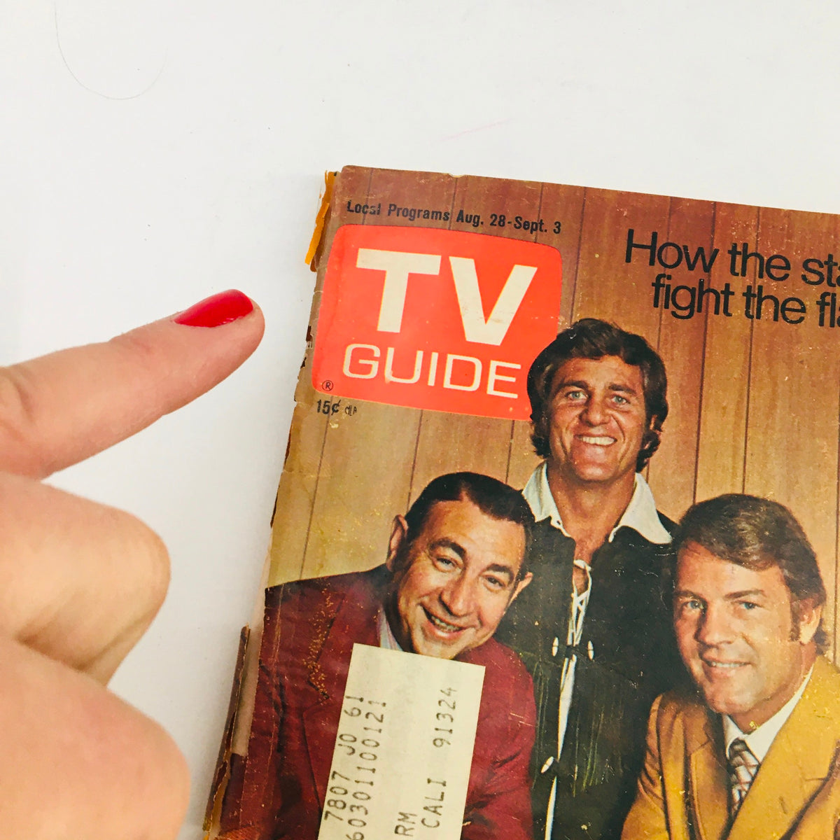 Cover of TV Guide August 28 1971 #961 featuring Howard Cosell and Don Meredith in Los Angeles, showing magazine wear and an address label.