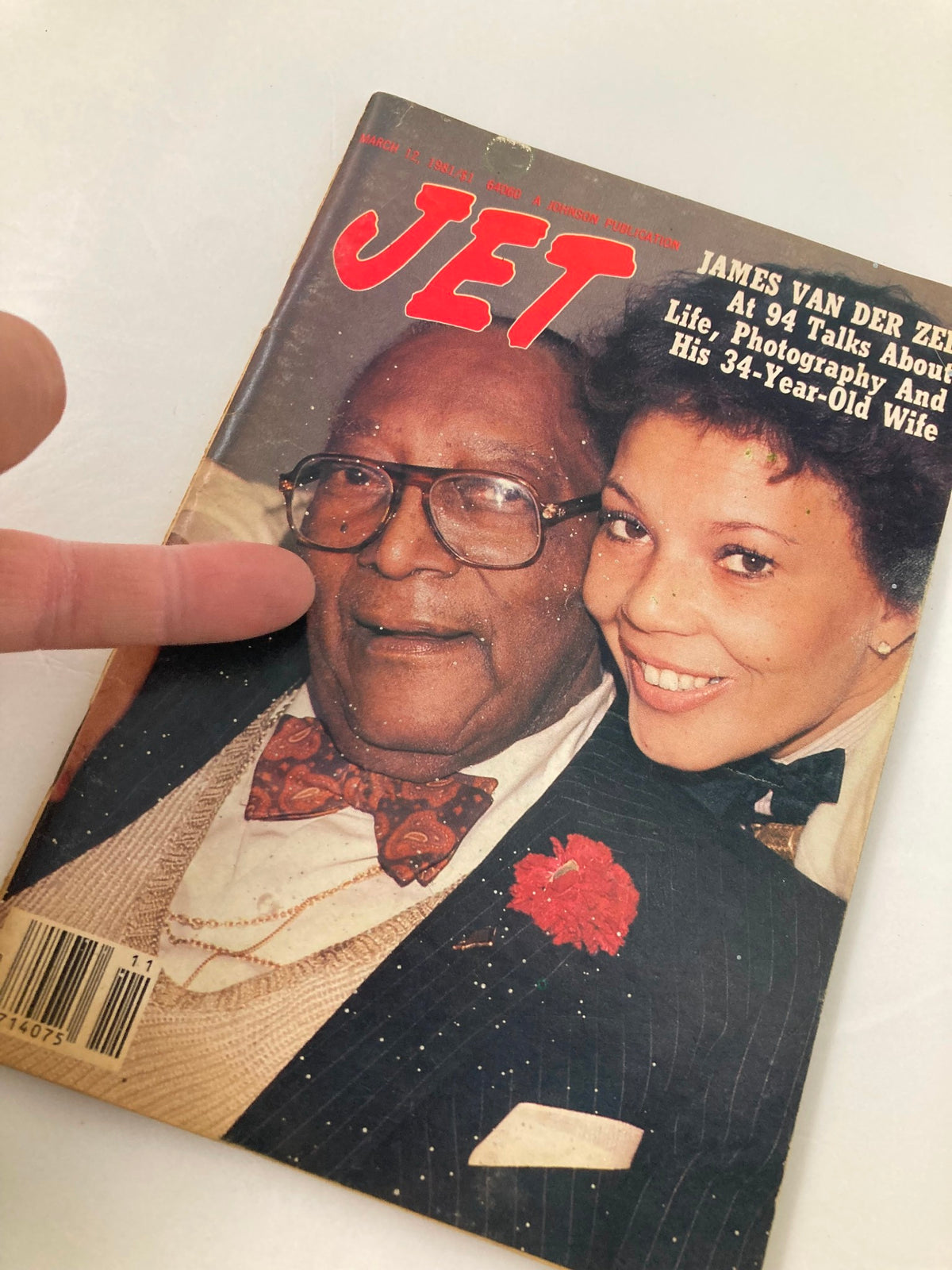 Cover of VTG Jet Magazine March 12 1981 Vol 59 #26 featuring James Van Der Zee, showcasing an image of him alongside a woman, with a red 'JET' logo prominently displayed.