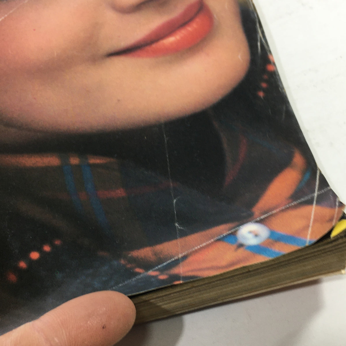 Side view of VTG Glamour Magazine September 1982 showing the condition of the cover near Paulina Porizkova's image, emphasizing the magazine's authenticity and vintage appeal.