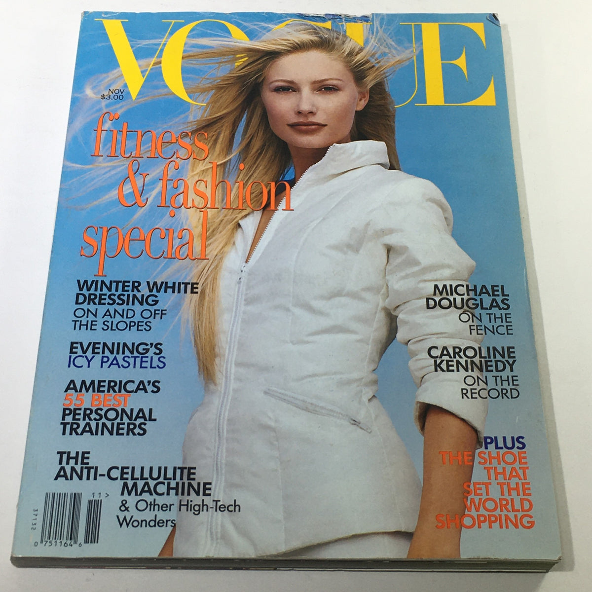VTG Vogue Magazine: November 1995 featuring Kirsty Hume on the cover, showcasing fashion and beauty themes with a headline on fitness and fashion special.