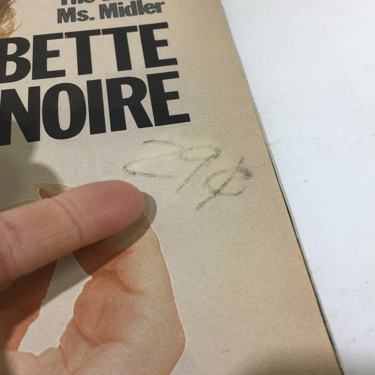 Close-up of the price label on the Vintage Rolling Stone magazine cover of Bette Midler, showing '29 cents', from December 9, 1982.