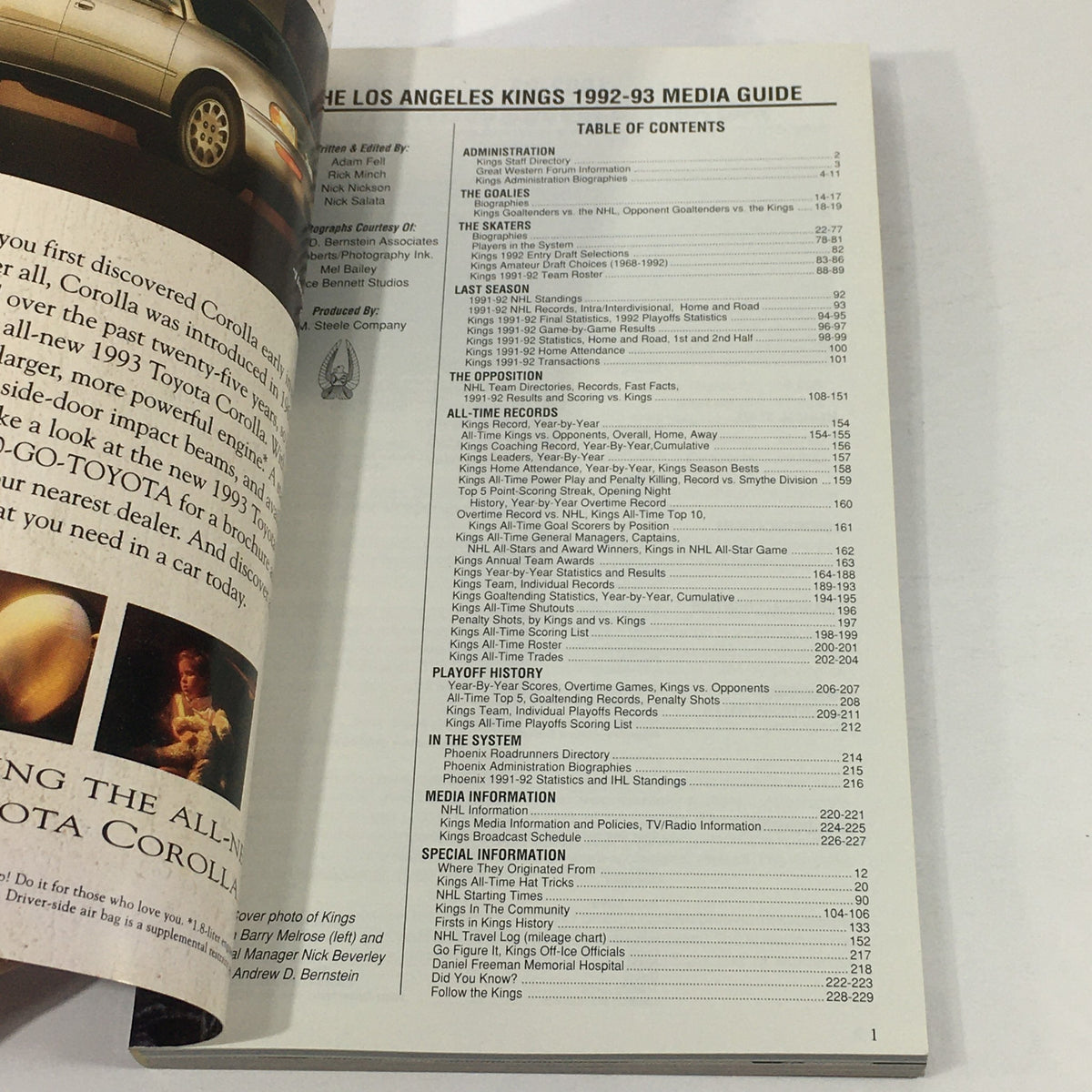 Inside page of the VTG NHL Official Media Guide 1992-1993 - Los Angeles Kings, displaying the table of contents and design elements.