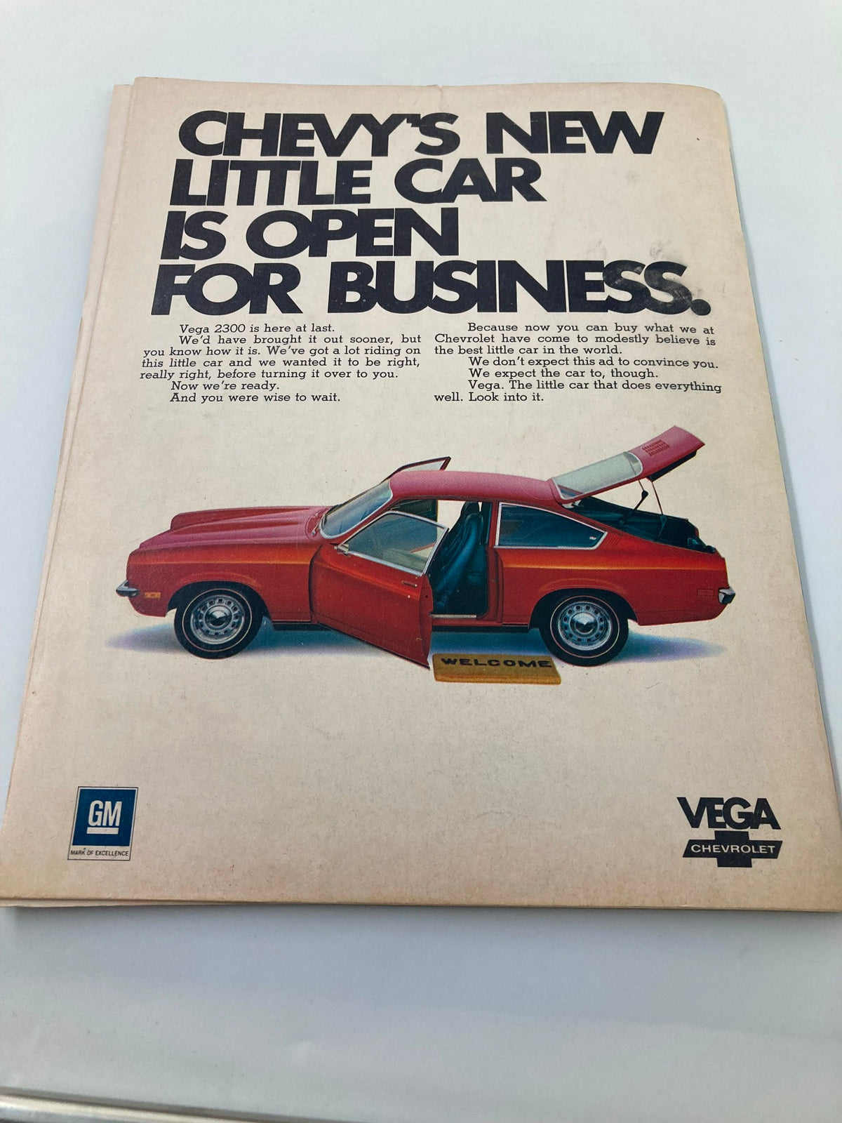 October 24 1970 The College Game Virginia William & Mary Scott Stadium Program cover featuring a vintage advertisement for Chevy's Vega model with an open trunk.