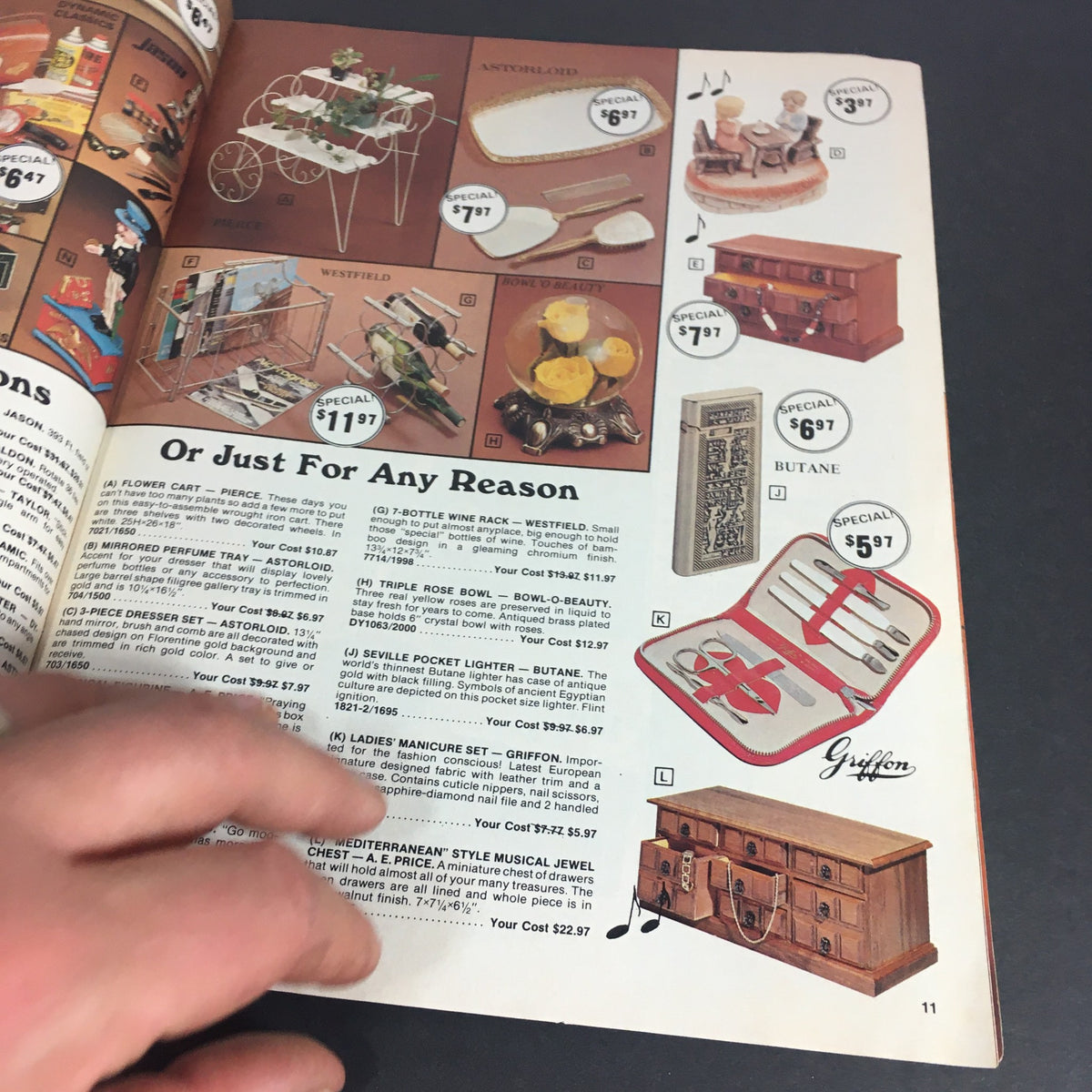VTG November 1977 Townsmen Christmas Supplement featuring assorted gift items including a power cart, pocket knives, and a musical jewel box with prices.