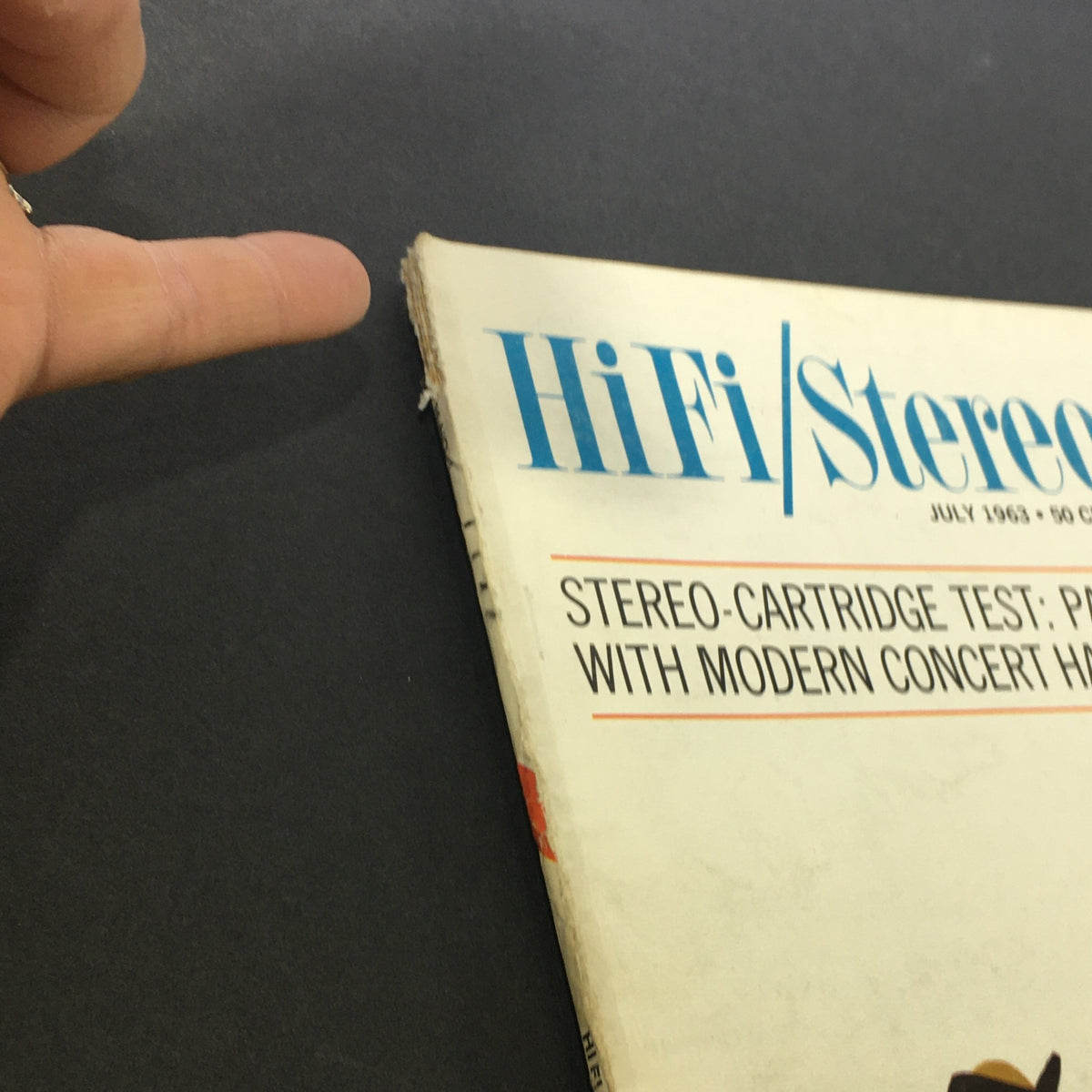 Close-up of the cover of the VTG HiFi Stereo Review Magazine from July 1963, highlighting its vintage appearance and details, including a stereo-cartridge test.