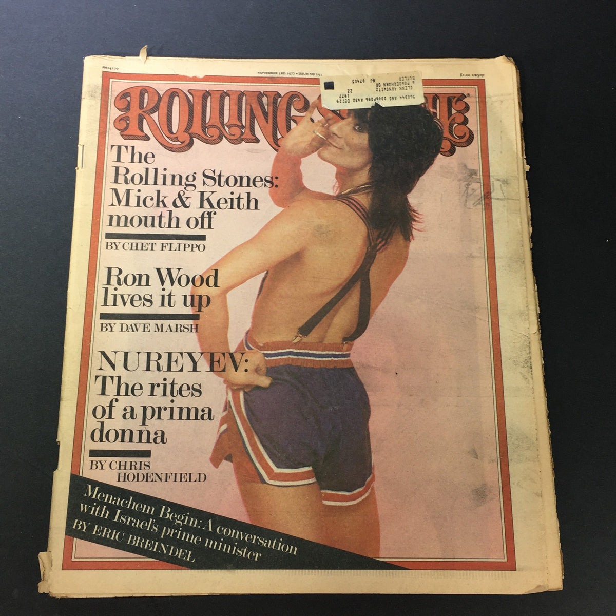 Cover of Rolling Stone Magazine dated November 3, 1977, featuring Mick Jagger and Keith Richards, with article by Chet Flippo, showcasing the iconic duo in vibrant 1970s style.