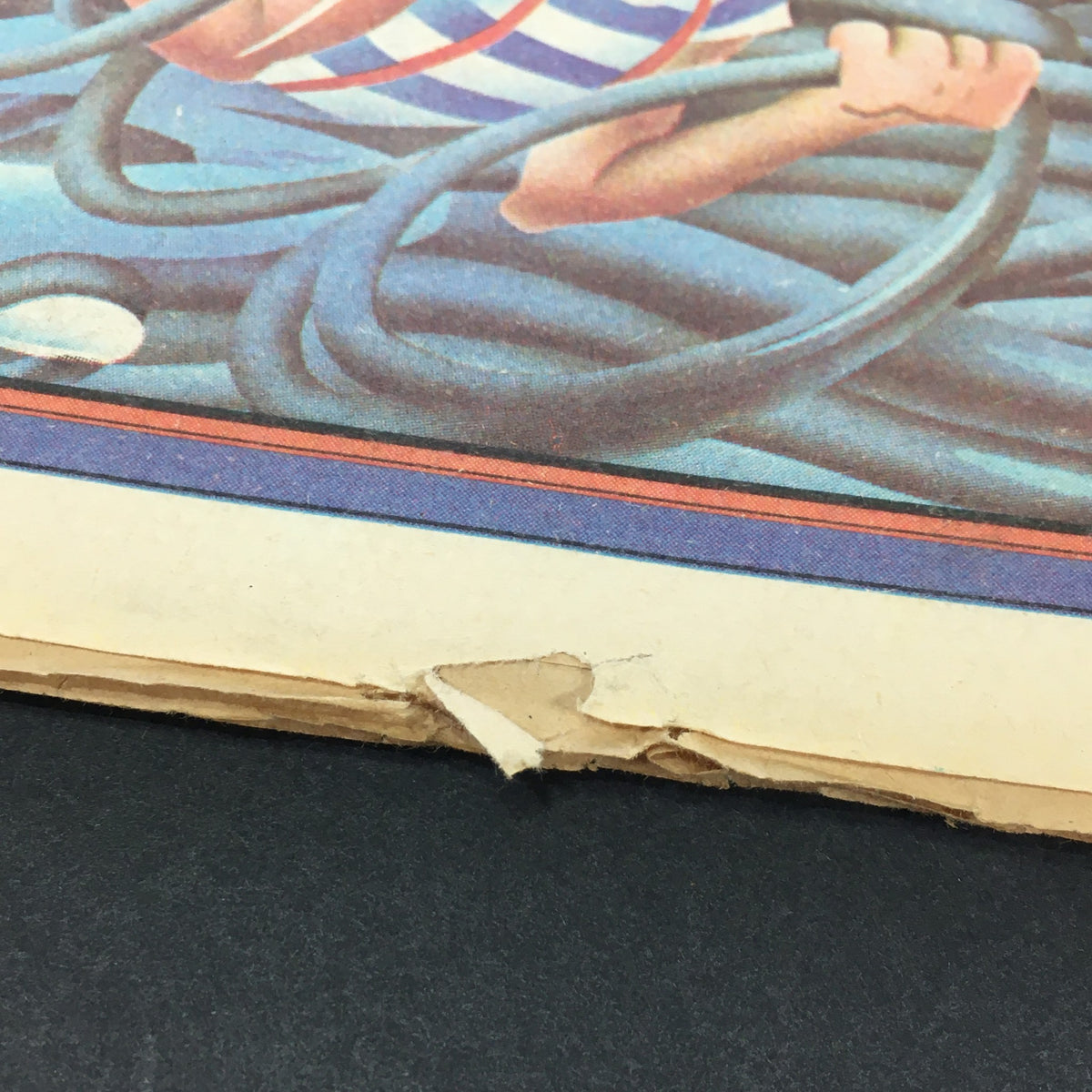 Close-up shot of the corner damage on the front cover of the VTG Rolling Stone Magazine from October 5, 1978.
