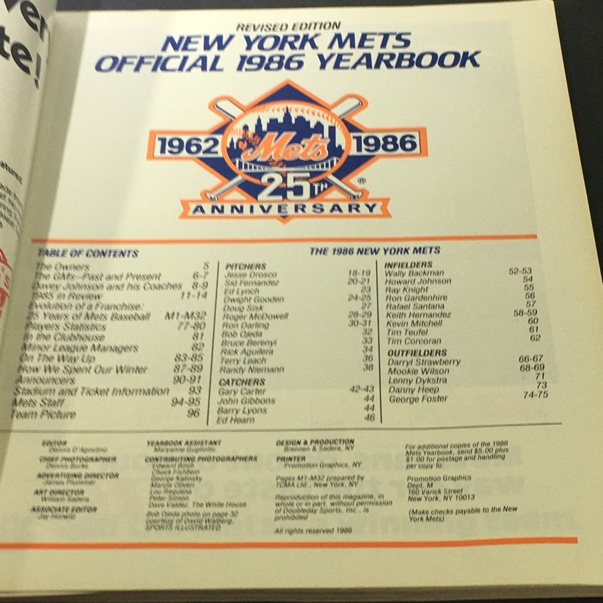 Inside page of the VTG New York Mets Official 1986 Yearbook showing the table of contents with details about the team, players, and statistics.