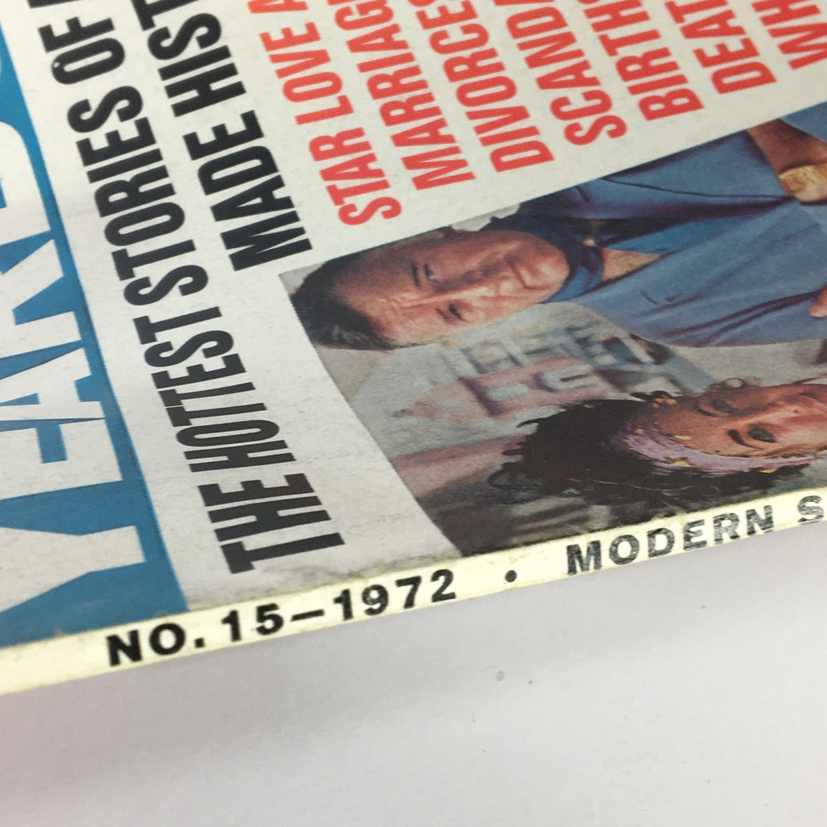 Close-up view of the spine of the VTG Modern Screen Hollywood Yearbook #15 1972, showing the publication number and date.