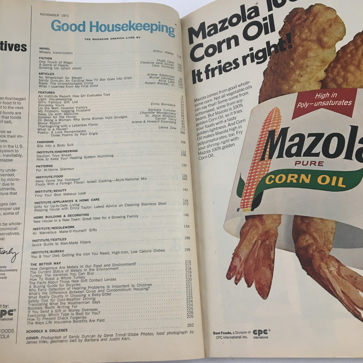 Inside page of Good Housekeeping Magazine, November 1971, displaying the table of contents with articles and advertisements including Mazola Corn Oil.