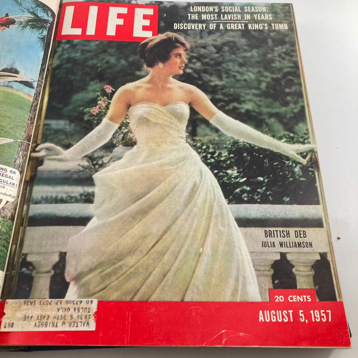 Cover of the VTG 1957 Bound Life Magazine dated August 5, 1957, featuring British debutante Julia Williamson in an elegant gown.