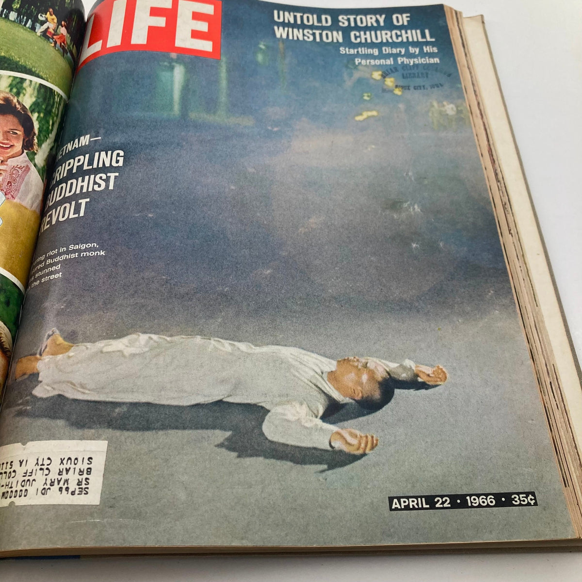 Cover of the VTG 1966 Bound Life Magazine depicting the Vietnam Buddhist Revolt, showcasing significant historical events of the era.