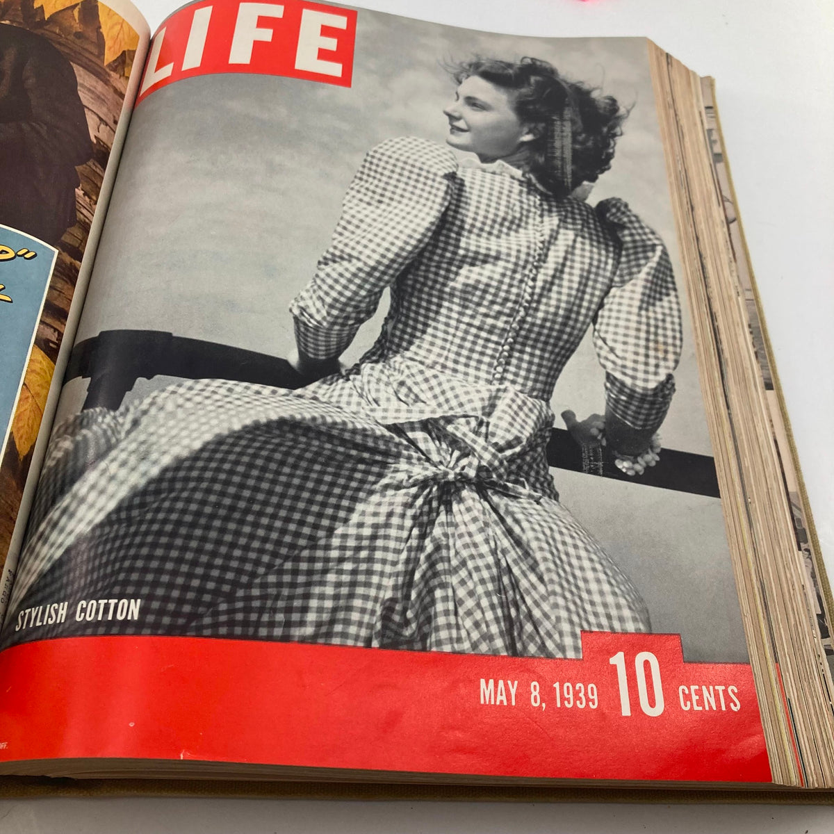 VTG 1939 Bound Life Magazine featuring a stylish cotton dress on the cover from May 8, 1939.