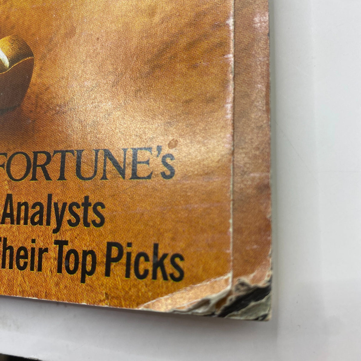 Close-up of the cover of Fortune Magazine December 18, 2000, showcasing the title and the feature on Fortune's analysts revealing their top stock picks.