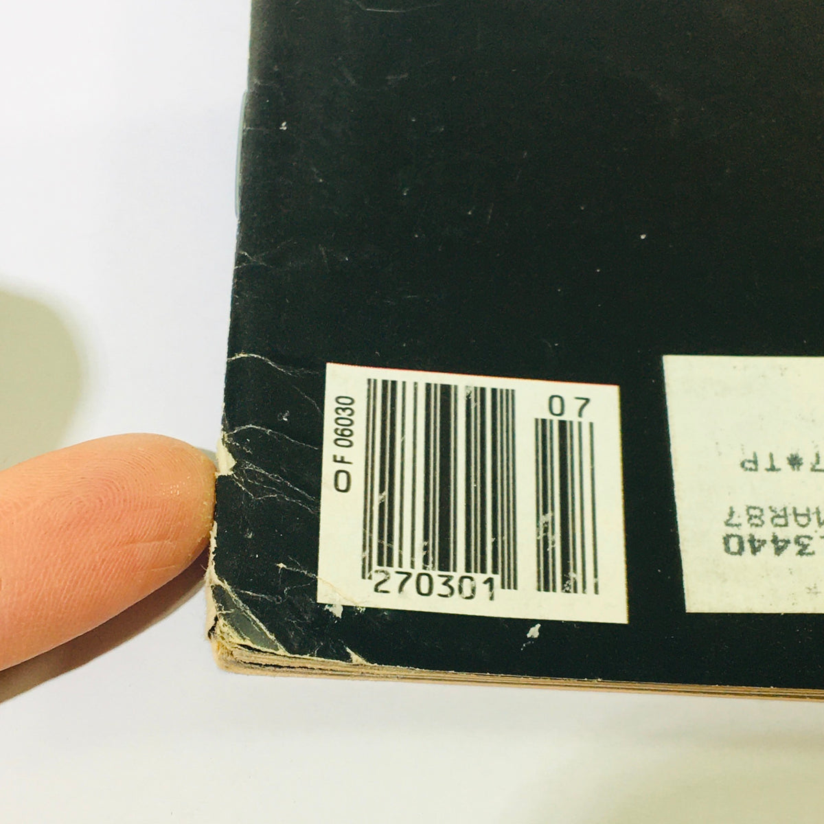 Back cover of the Vintage Audio Magazine from July 1985 showing wear on the edges and a barcode. This magazine features an interview with Arista's Clive Davis and showcases the Revox B215.