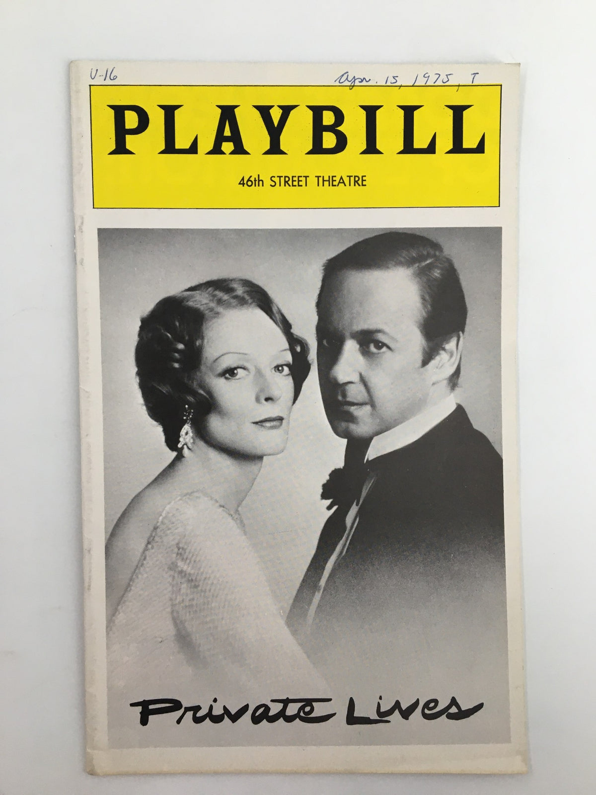 1975 Playbill for 'Private Lives' at 46th Street Theatre featuring Maggie Smith and John Standing, capturing a classic theatrical moment.