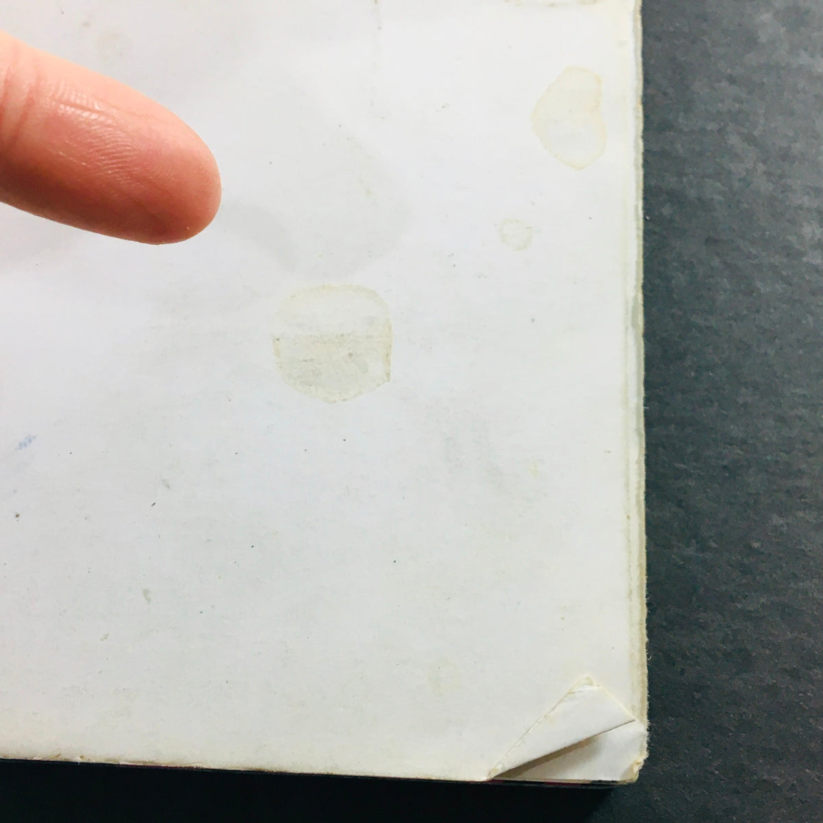 Close-up view of the all-white cover of Wired Magazine January 1995 Vol 3 #1, highlighting minor wear and imperfections.