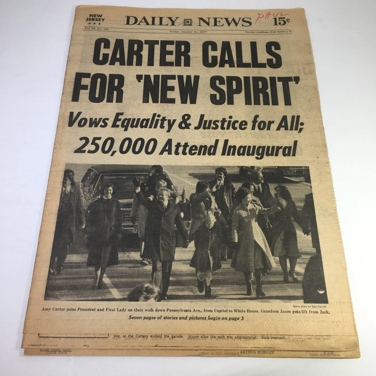NY Daily News headline from January 21, 1977, featuring Jimmy Carter calling for a 'New Spirit' with a photo depicting 250,000 attendees at the inaugural ceremony, including Amy Carter and other dignitaries.