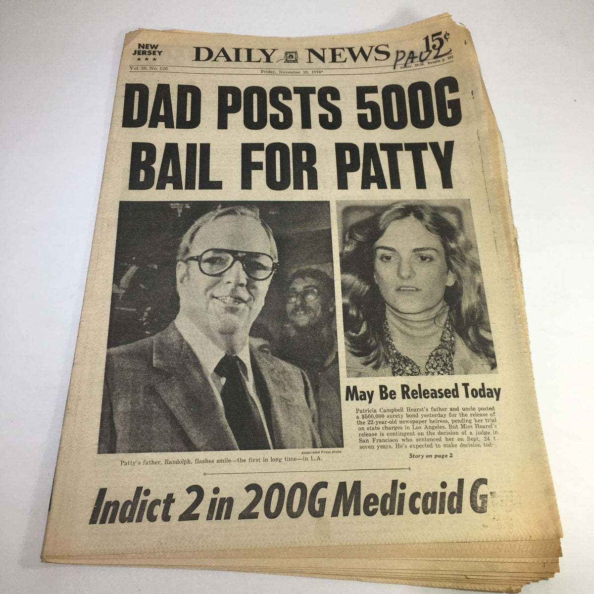 Vintage NY Daily News front page from November 19, 1976, featuring the headline 'Dad Posts 500G Bail For Patty' about Patty Campbell's release situation, with images of her father and Patty Campbell.