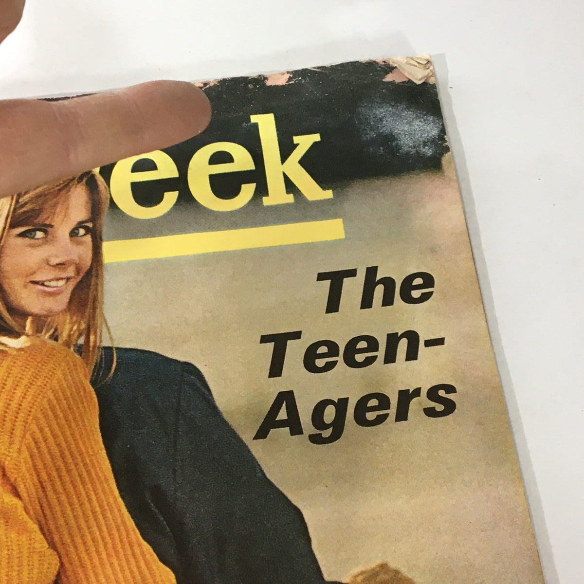 Cover of the VTG Newsweek Magazine from March 21, 1966, featuring "The Teen-Agers Survey," showcasing a historical perspective on youth culture in the 1960s.