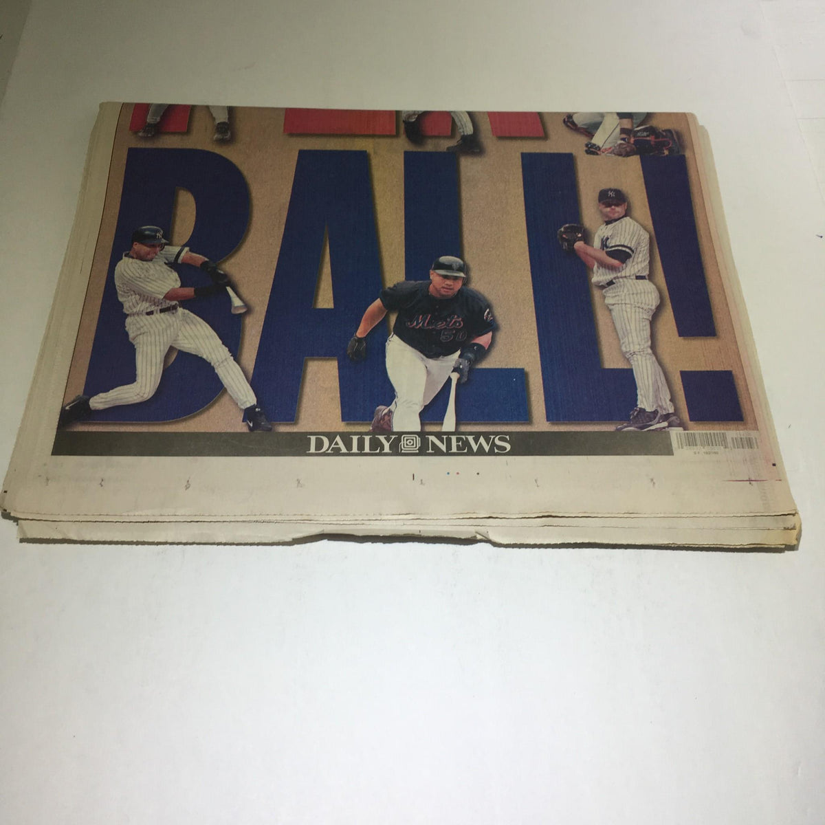 NY Daily News: Oct 21 2000 Play Ball! Special Section featuring prominent baseball players in dynamic poses against a striking backdrop.