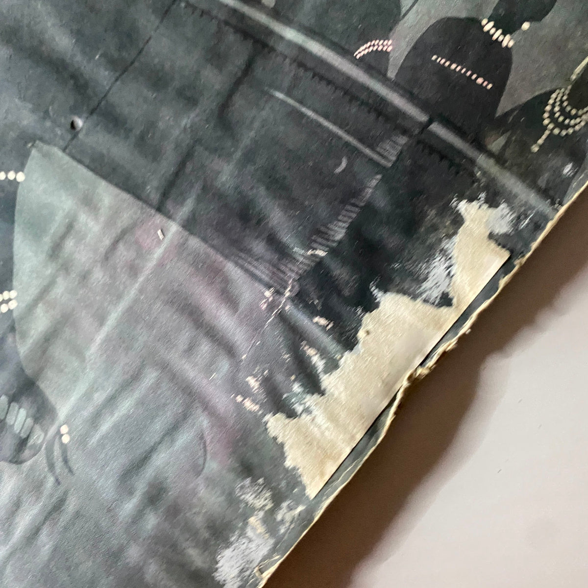 Another view of the cover damage on The New Yorker Complete Magazine November 6, 1926, highlighting the magazine's age.