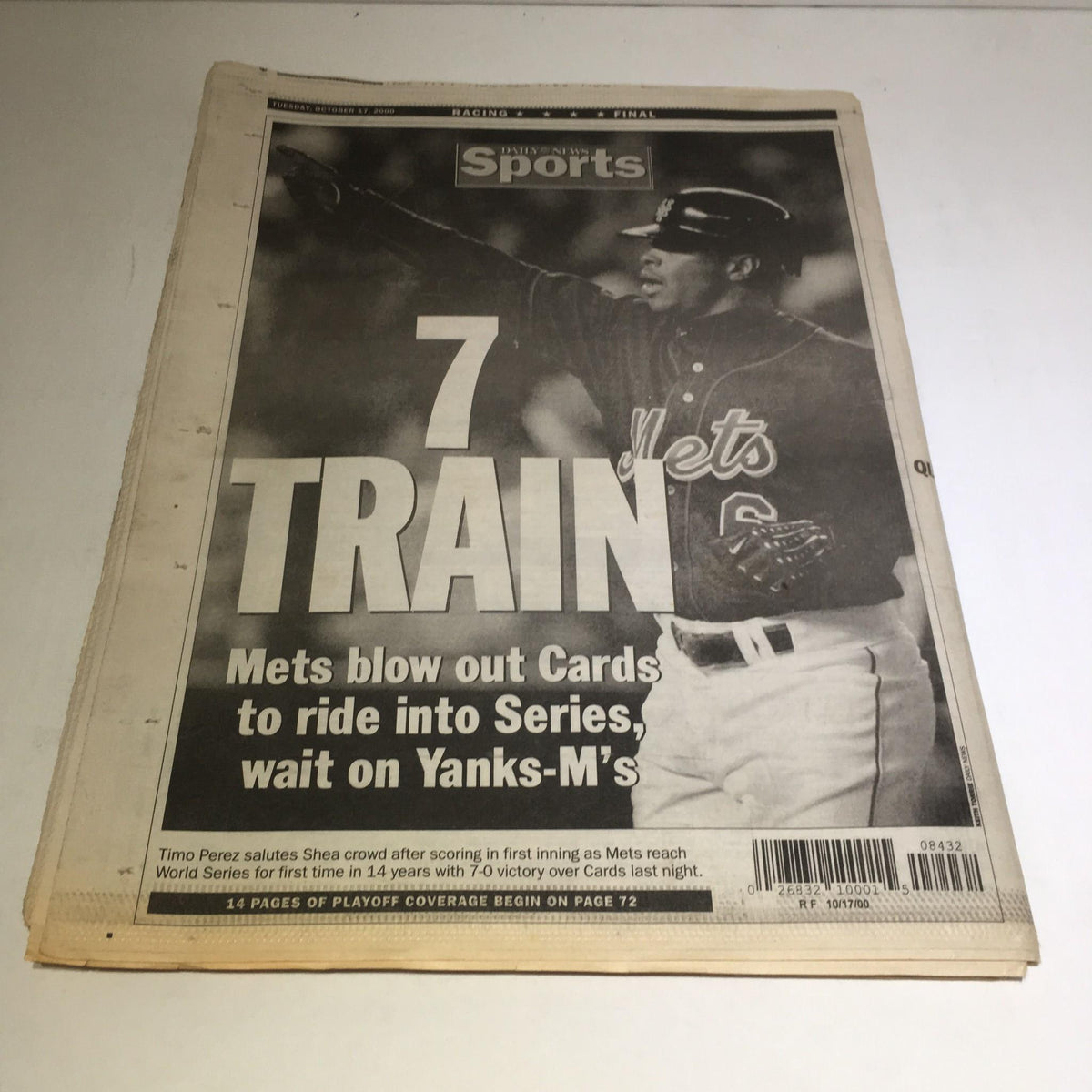 Front page of NY Daily News from October 17, 2000, titled 'Believe! Amazin's clinch, wait for Yanks'. The image shows coverage of the Mets' victory, featuring players celebrating after a win.