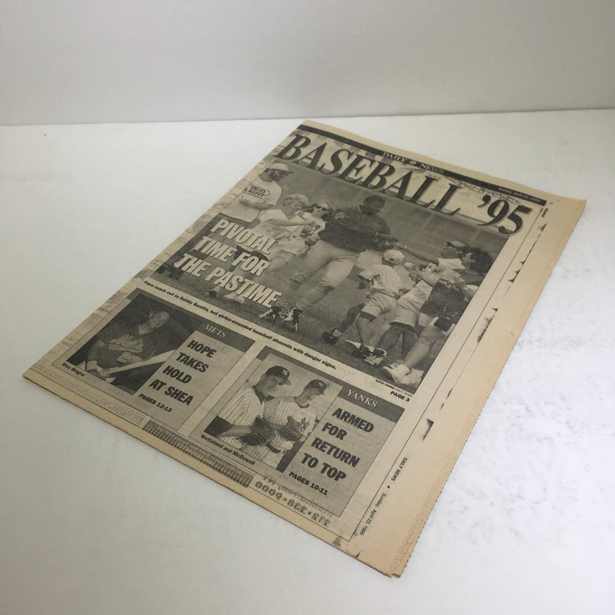 Front page of the NY Daily News April 23, 1995 edition, headline featuring 'Baseball '95' with images of baseball players.